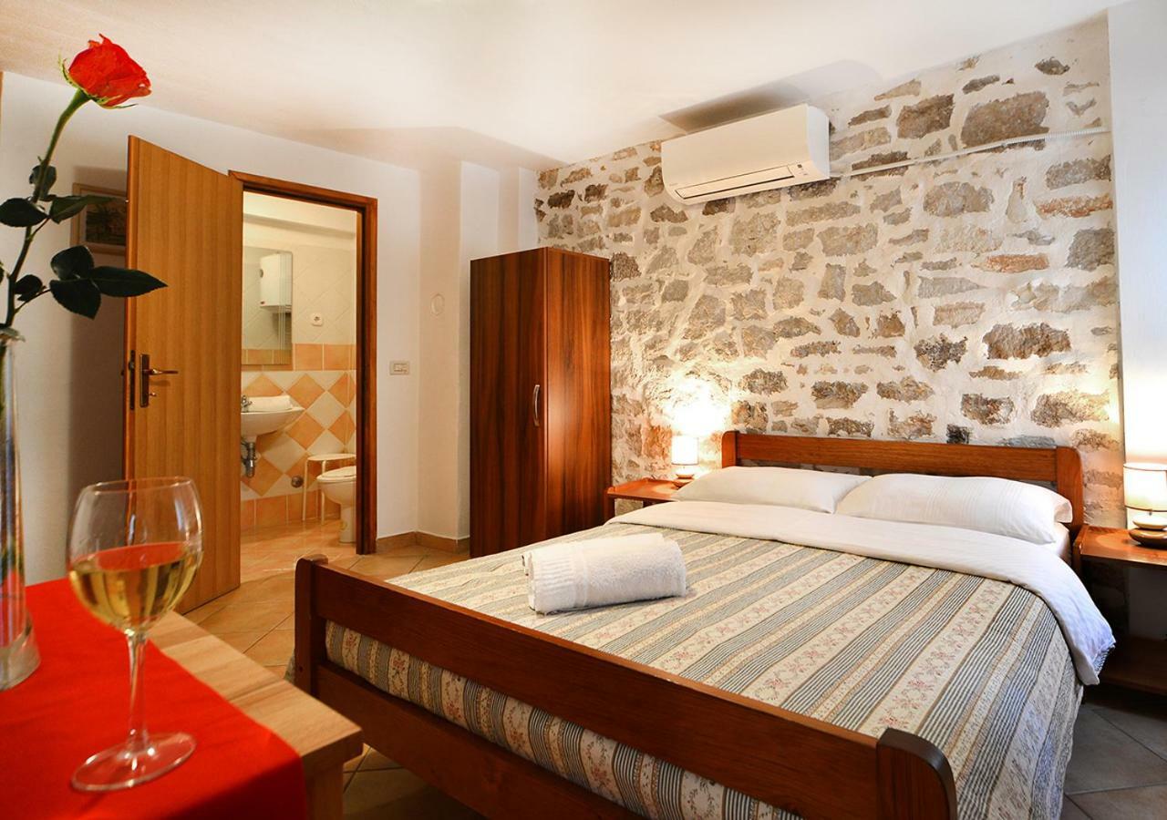 Old Town Vrsar, Apartments Danica & Zoran מראה חיצוני תמונה